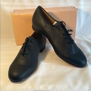Bloch Black Leather Oxfords Classic Lace-Up Design